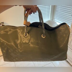 Luxury designer inspired duffle bag. NOT AUTHENTIC